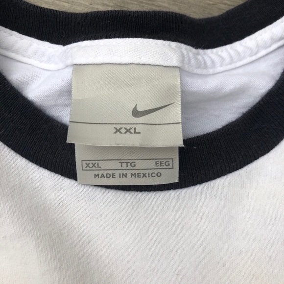 Vintage Nike swoosh tee - Picture 2 of 6